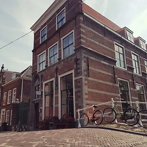 hotel-grand-canal-station-delft.zandvoort-hotels.com/